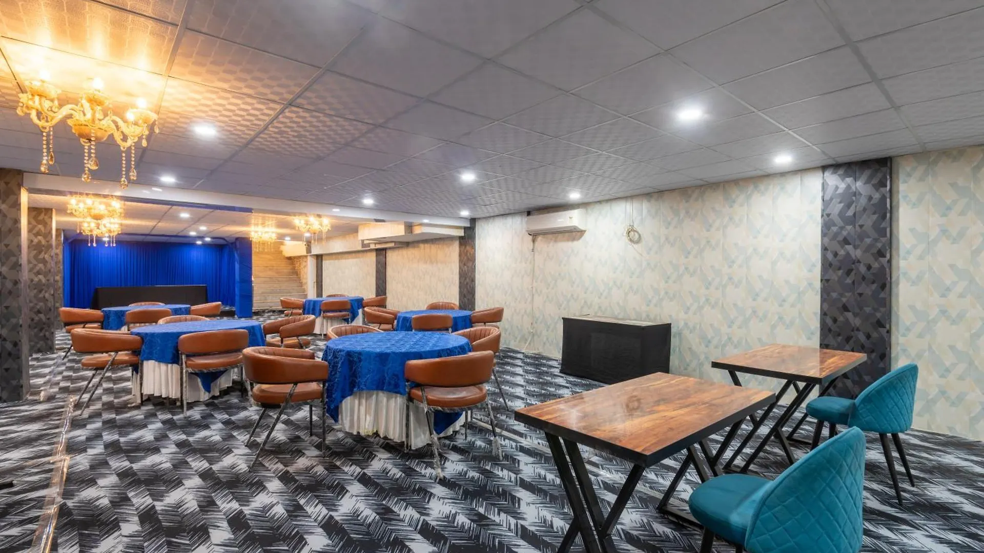 Oyster Pearl Hotel - Medicity Gurugram, Near Medanta Hospital غورغاون 3*,  الهند