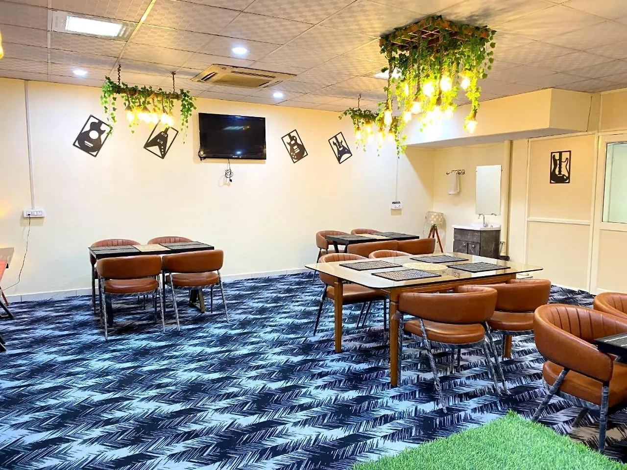 Oyster Pearl Hotel - Medicity Gurugram, Near Medanta Hospital Γκουργκάον 3*,  Ινδία
