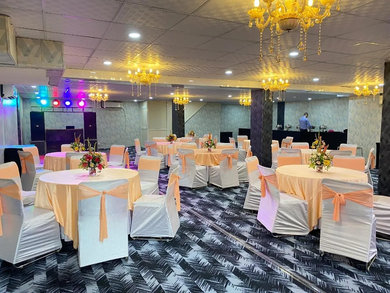 Oyster Pearl Hotel - Medicity Gurugram, Near Medanta Hospital Γκουργκάον