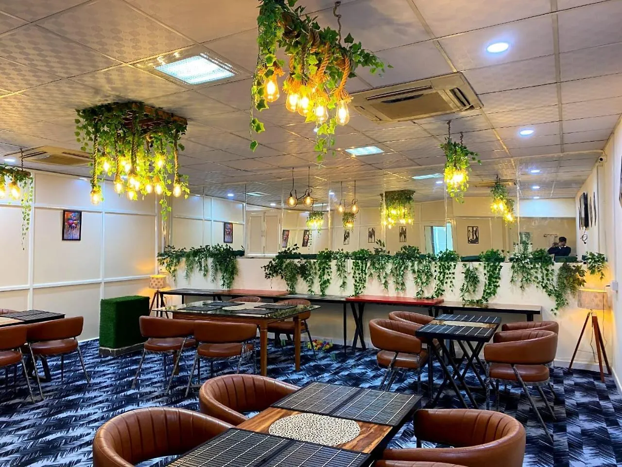 ***  Oyster Pearl Hotel - Medicity Gurugram, Near Medanta Hospital Γκουργκάον Ινδία