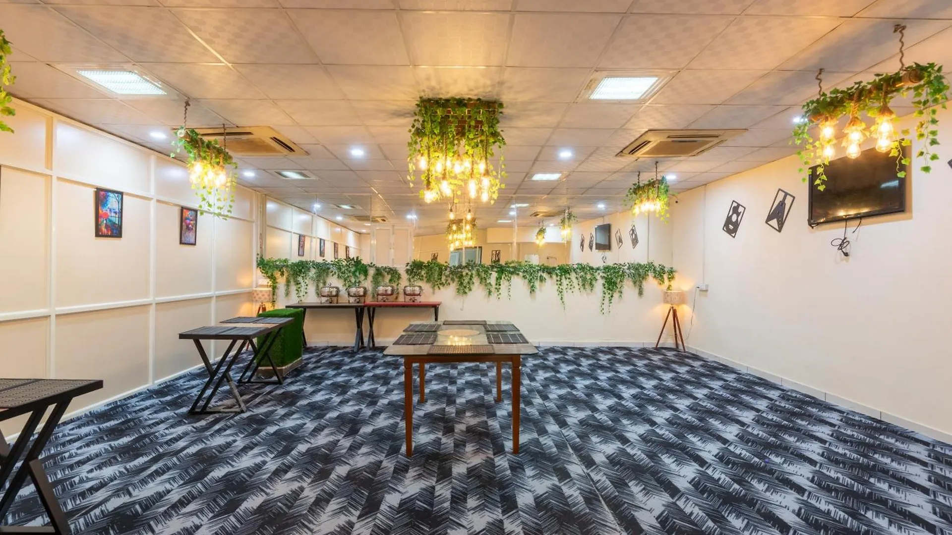 ***  Oyster Pearl Hotel - Medicity Gurugram, Near Medanta Hospital Γκουργκάον Ινδία
